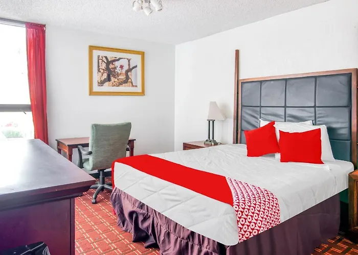 Oyo Townhouse Houston George Bush Intercontinental Hotel